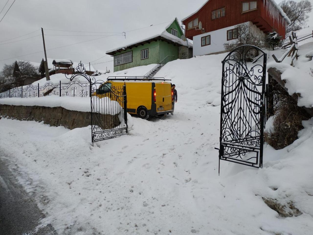 U Daryny Hotel Yablunytsya Bagian luar foto